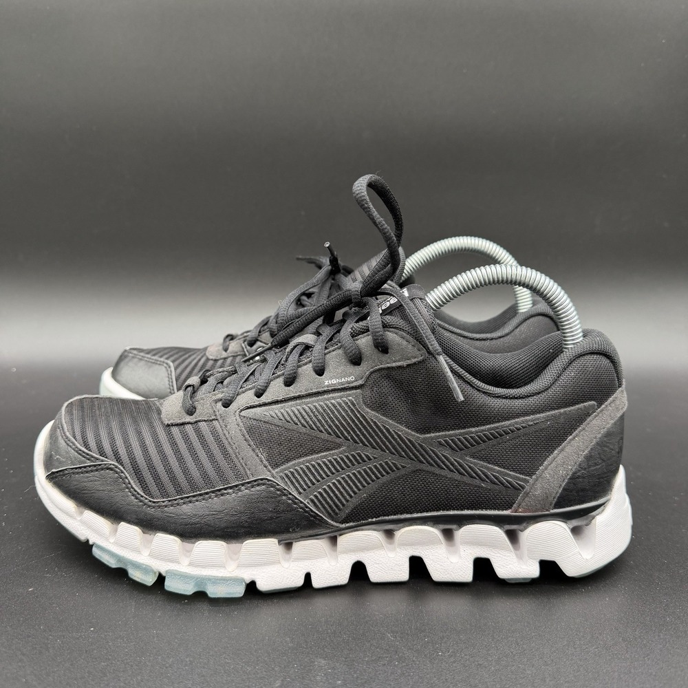 Reebok Men's Zignano Black White Ice Bottom Running Shoes Casual Shoes Sz 8